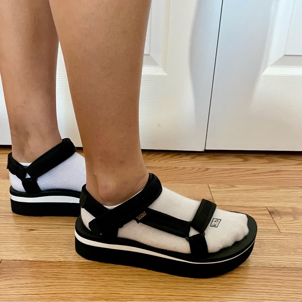 Teva Flatform Universal Black and White